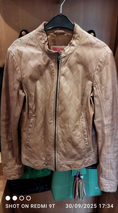 Продавам дамско кожено яке-естествена кожа,размер л.