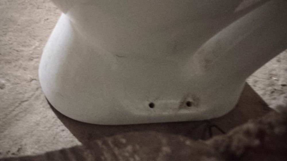 продам унитаз с бочком