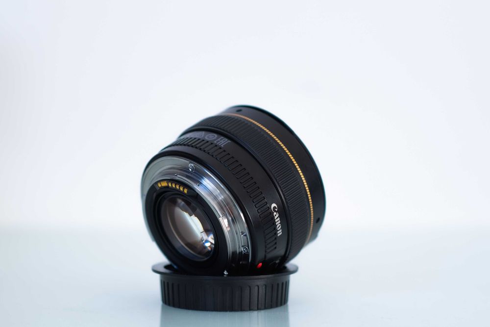 Canon 50mm f 1.4 impecabil si foarte sharp