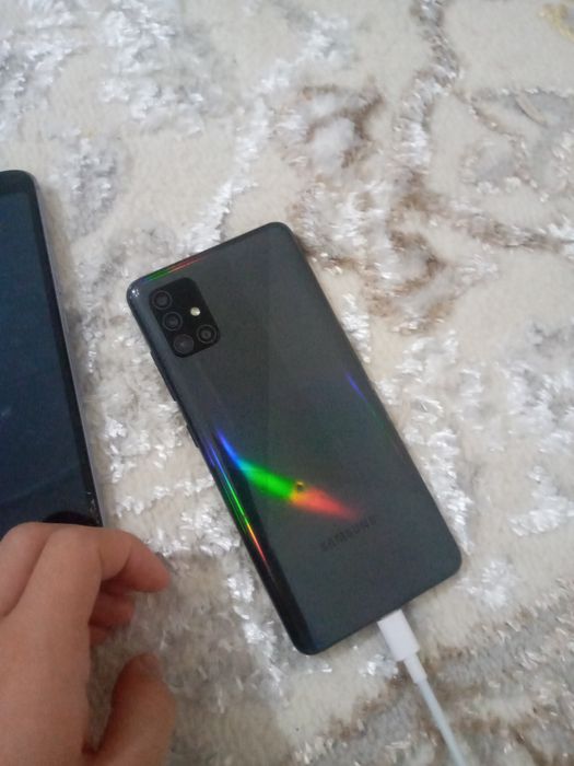 Samsung Galaxy a51  sotiladi (Ta'mirlash uchun)