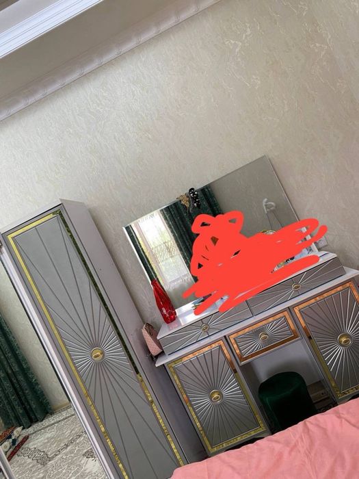 Мебель кровать спальный и шкаф
