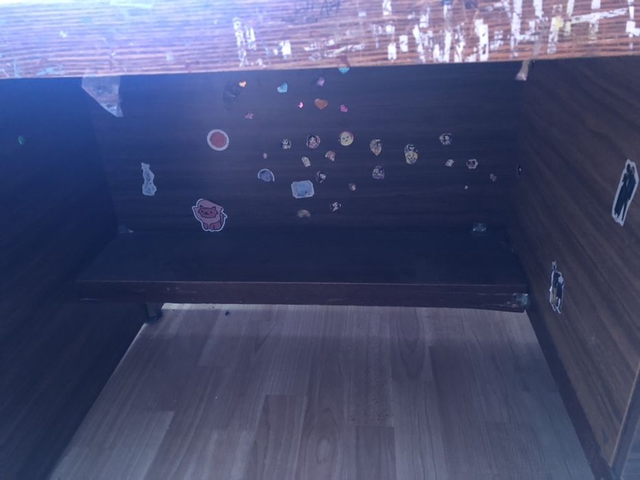 Стол письменный из цельного дерева