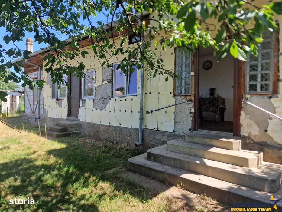 Casa traditionala, cu 2.000mp teren roditor, Izvoarele, Prahova