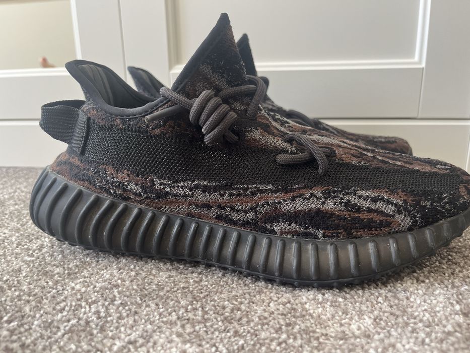 НОВА ЦЕНА! Оригинални маратонки YEEZY BOOST 350 V2