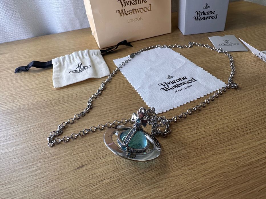 Colier Vivienne Westwood ”world’s end orb”bilă turcoaz, argintiu mediu