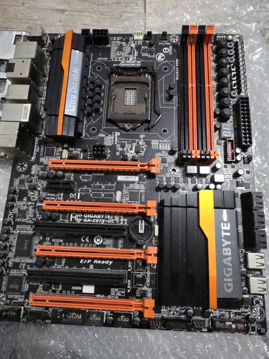 Placa de baza Gigabyte