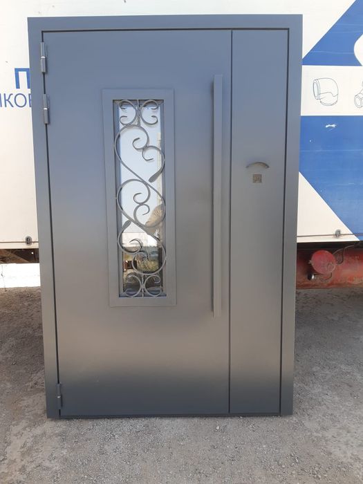 Входные железные двери