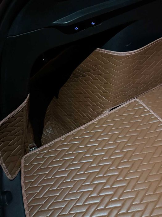 Стелка за багажник Tesla Model Y