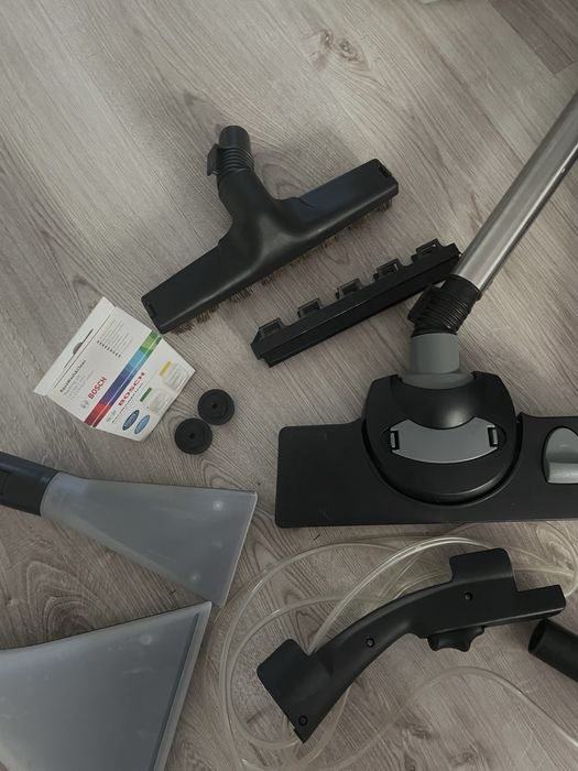 Перяща прахосмукачка Bosch BWD41720