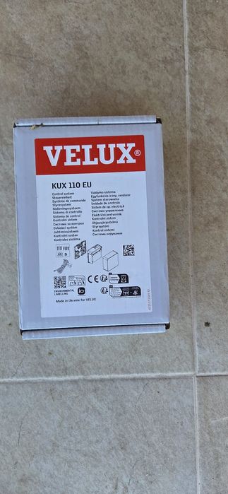 Vand geam Velux nou in cutie 55 ×78 cu sistem electric