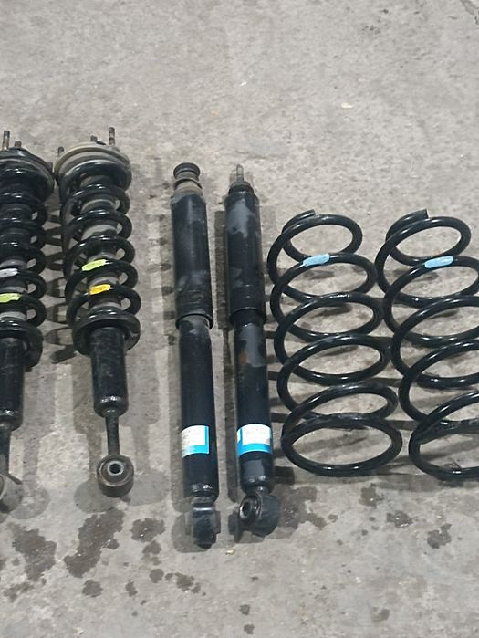 Продам автомобильную подвеску от Тайота фуранер 215 кузов Лимитед.