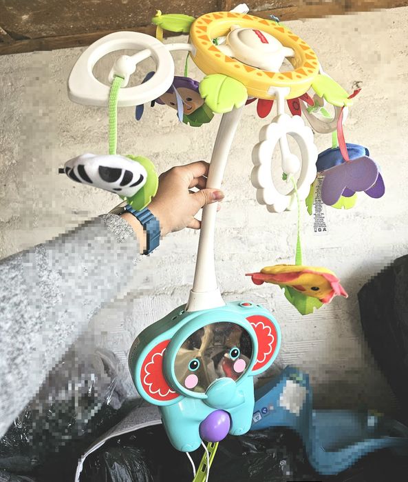 Музикална въртележка за кошара 2в1 Fisher Price и активна гимнастика