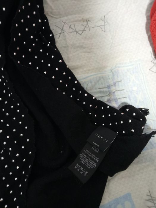 Шарф фирмы Гучи.