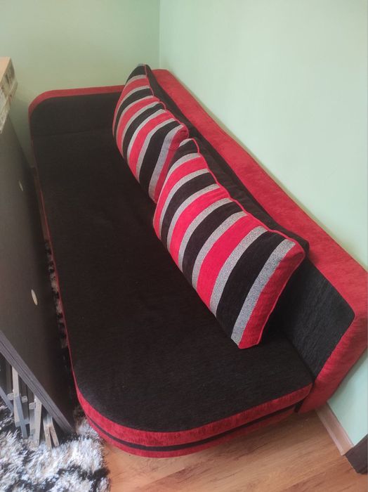 Тахта (раскладной диван)