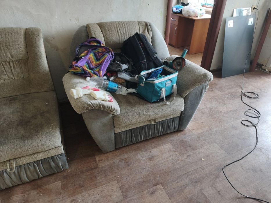 Отдам даром диван и стиралку