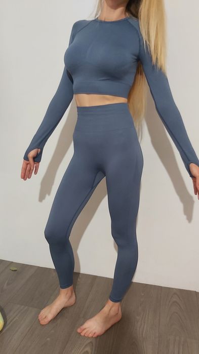 НОВО! 2бр. Безшевен комплект от клин и топ с дълъг ръкав