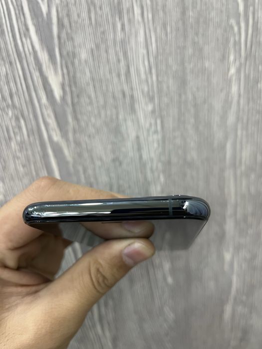 IPhone 11 Pro 64GB.       .