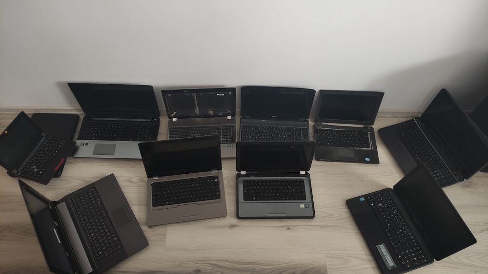 Lot 11 laptopuri