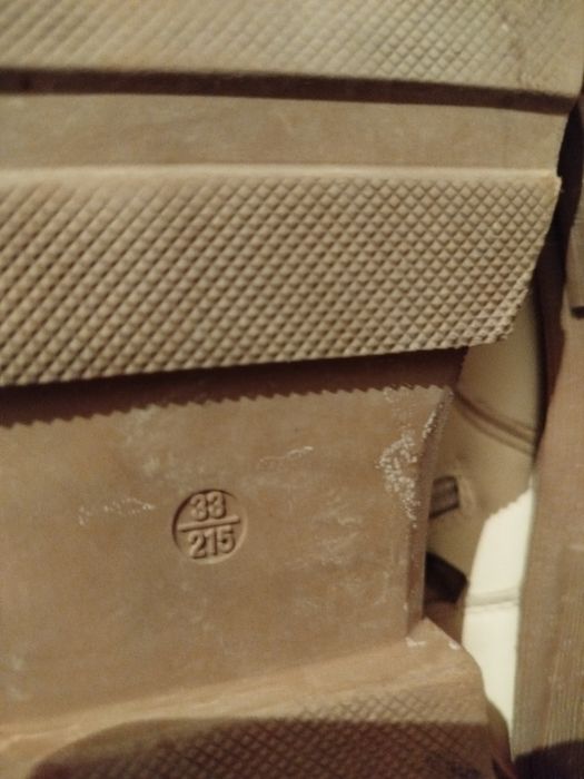 Ботинки 33 размер 25000 сум