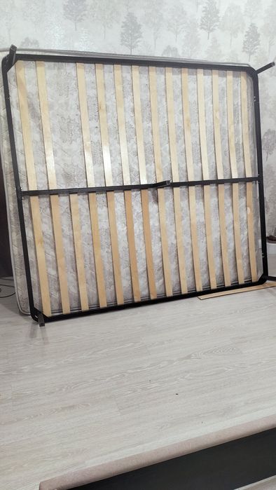 кровать двуспальная