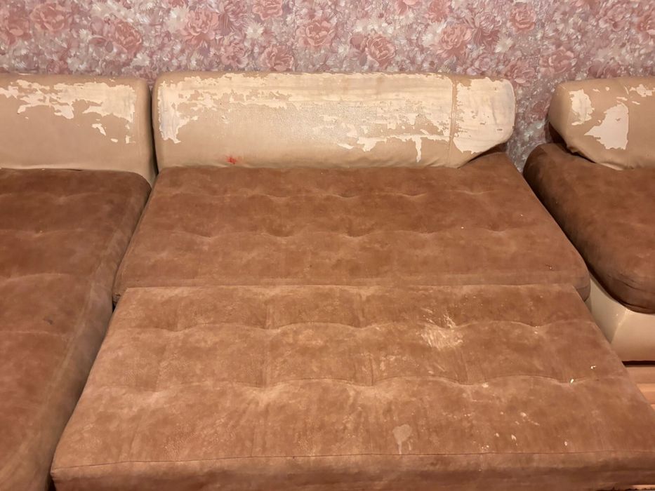 Диван с пуфиком