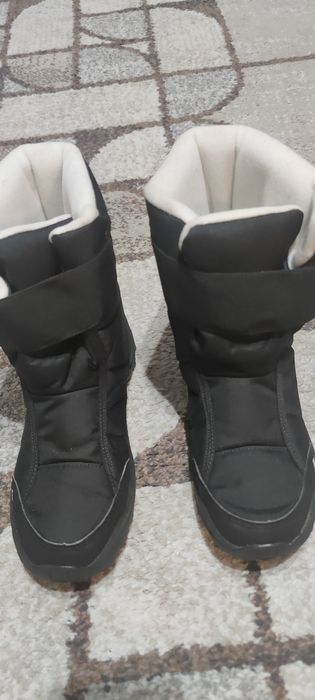 Bocanci decatlon  mărime 38