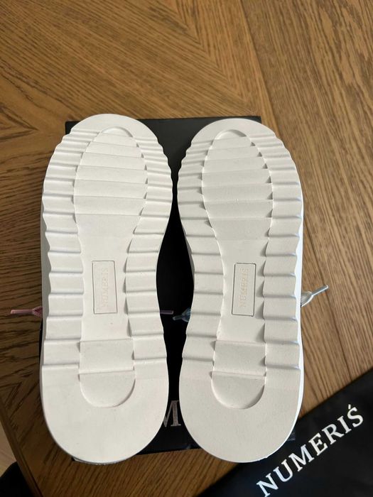 Adidași NUMERIS 42