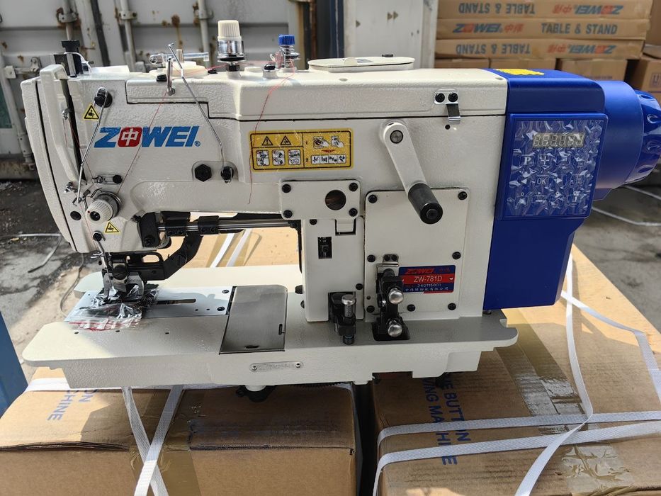 Высокоскоростная швейная машина с прямым приводом и прямыми петлями.