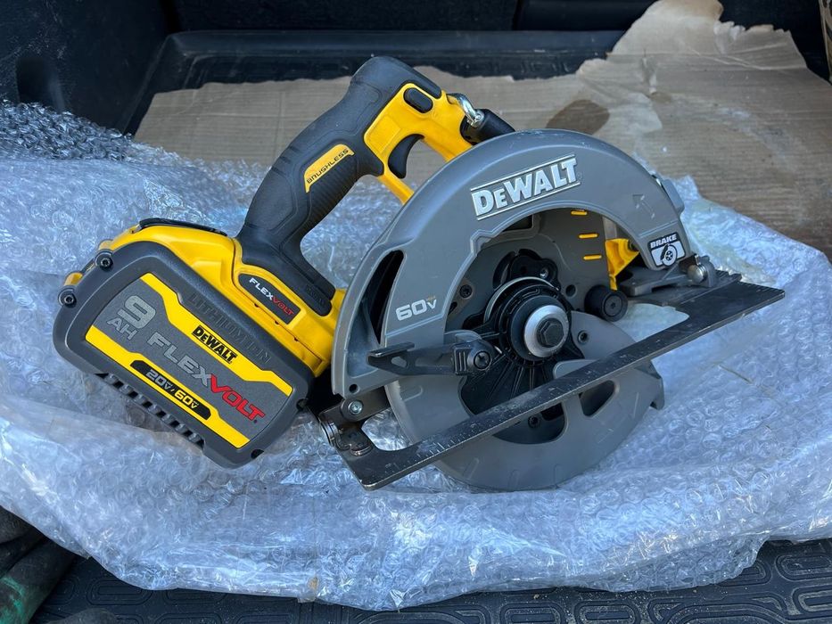 Циркулярная пила  Dewalt
