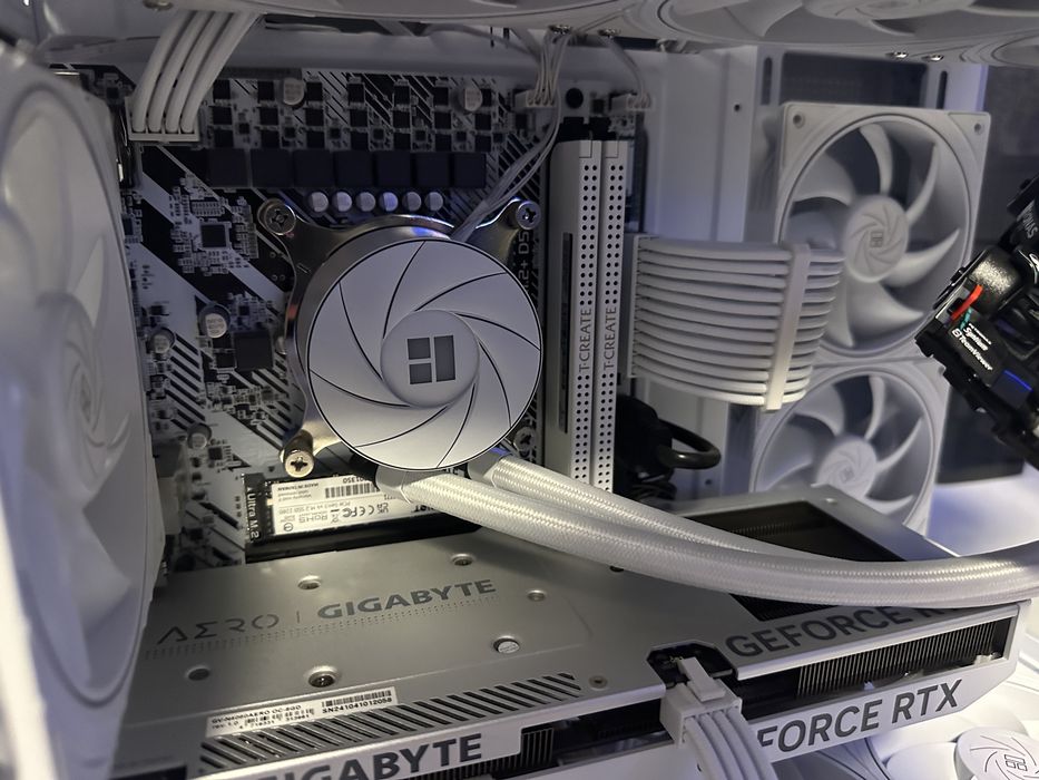 Vand PC de GAMING - 32GB RAM DDR5, RTX 4060, i5 12400F