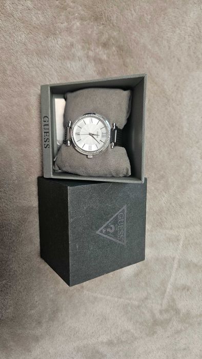 Ceas Guess argintiu