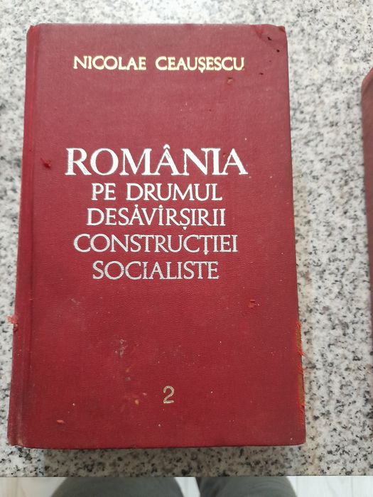 Vând cărți de colectie