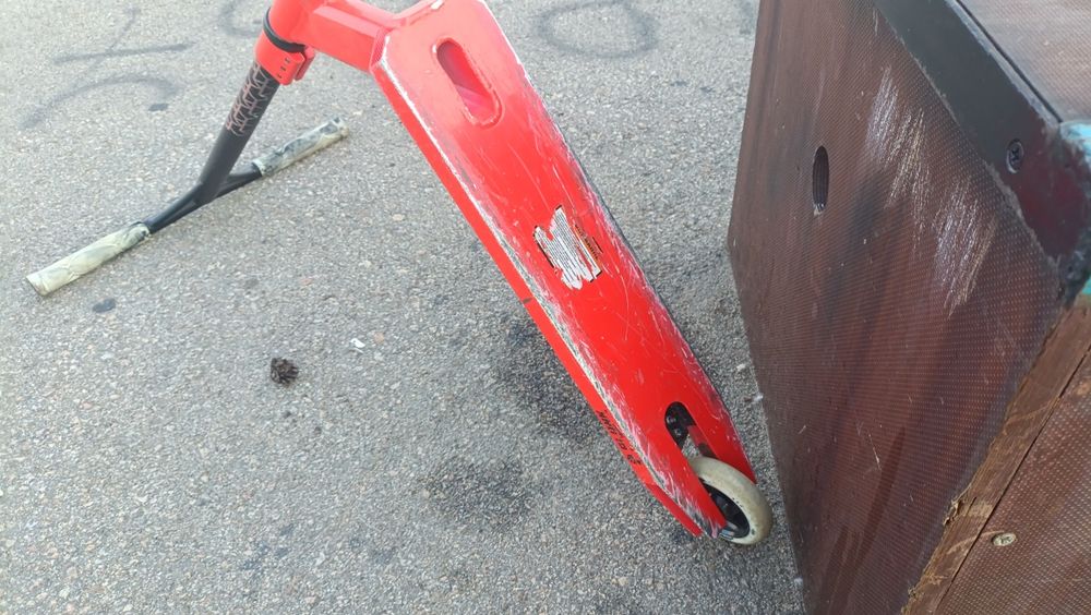 Продам самокат трюковой Plank Triton