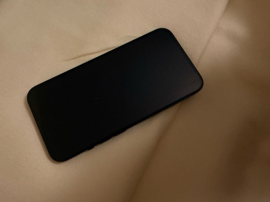 iPhone 13 – 128GB, Midnight, iOS 26.2, в гаранция, перфектно състояние