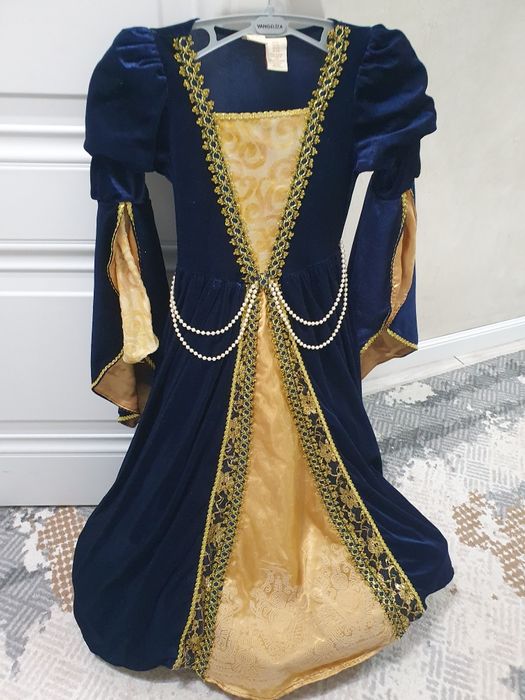 Прокат костюм Королева