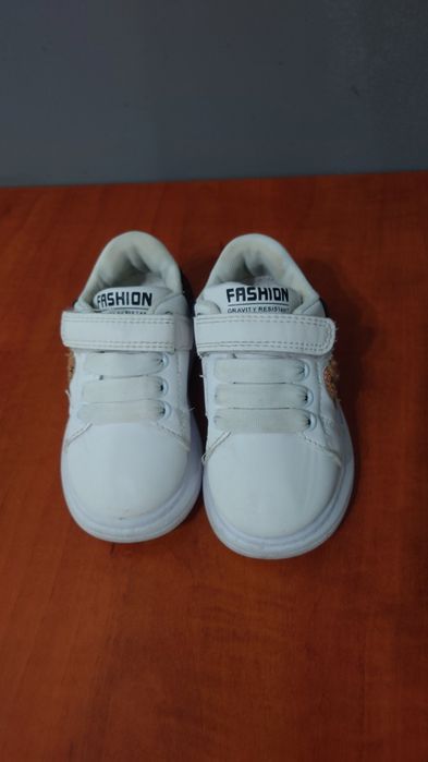 Детски маратонки и пантофи