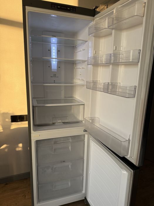 Холодильник продается