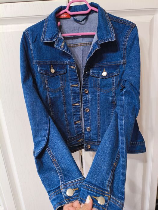 Geaca denim albastră