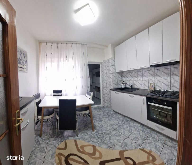 Apartament 4 camere etaj 1 Mall