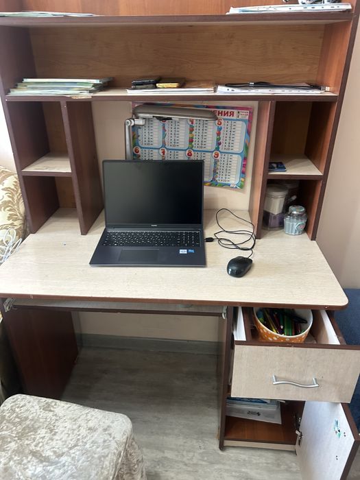 Стол для школьника или компьютерный