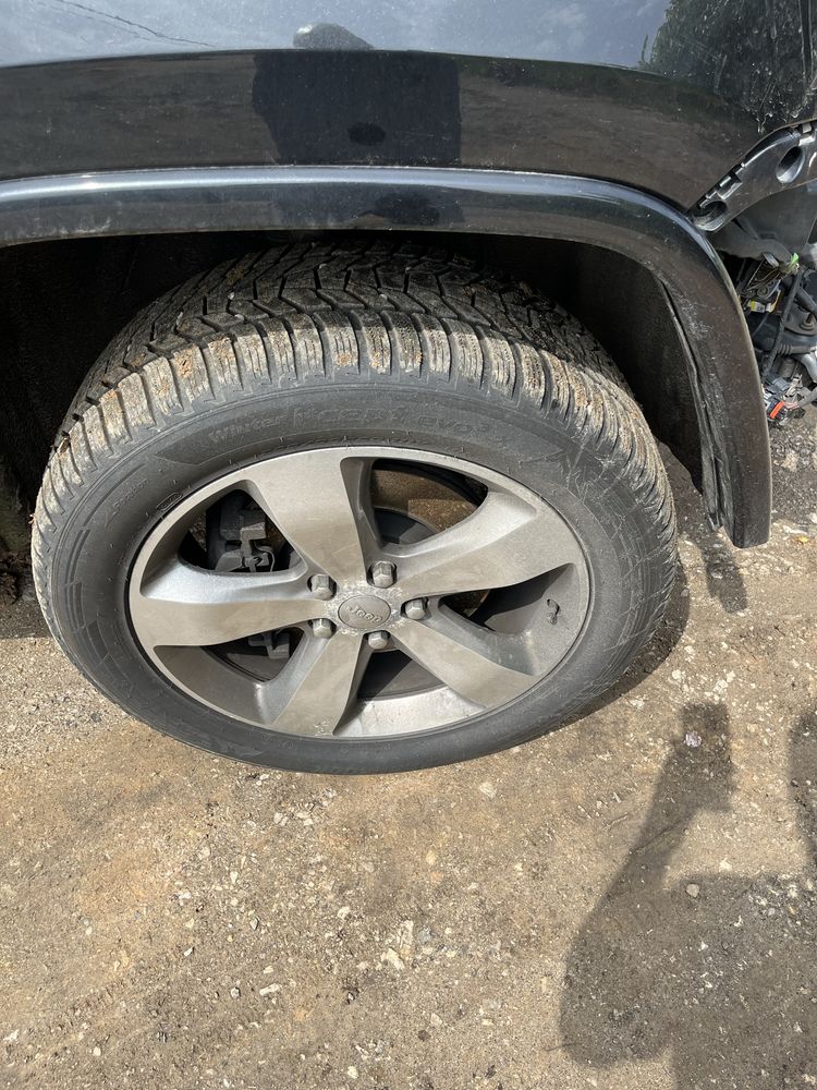 Продавам Jeep Grand Cherokee WK2 на части гр. Банкя • OLX.bg