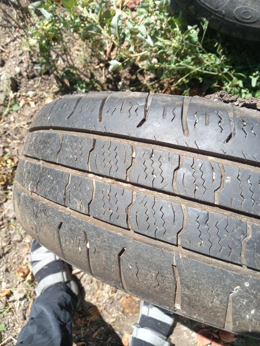 Продам резины 225/70R15C