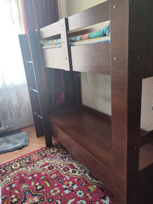 Продам двух ярусную кровать б/у