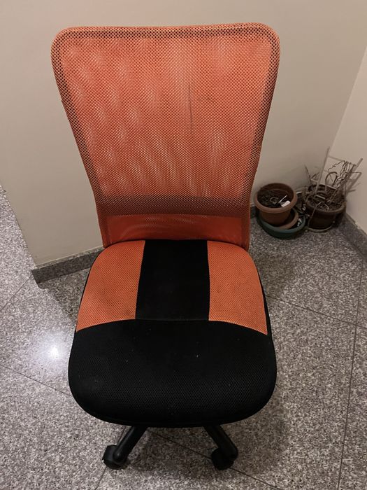 Детски стол. Въртящ.