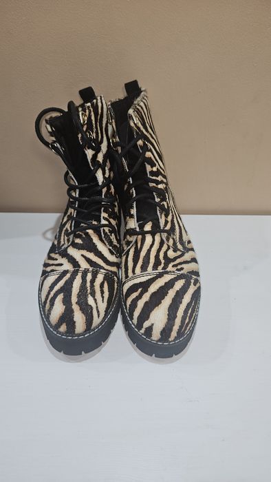 Ghete forte frumosi si caldurosi de piele întorsa