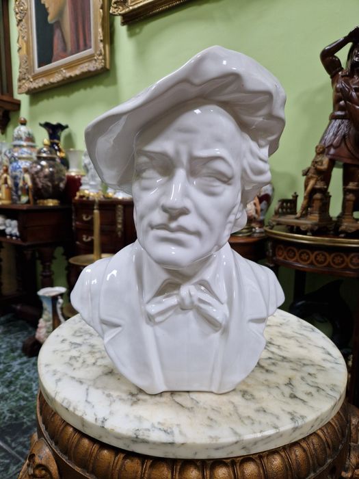 Страхотен голям антикварен порцеланов бюст