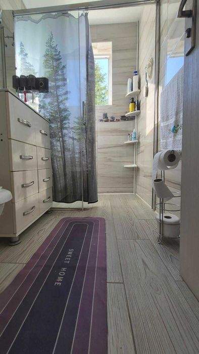 Apartament 3 camere in Onesti, langa primarie, etaj 2/4.