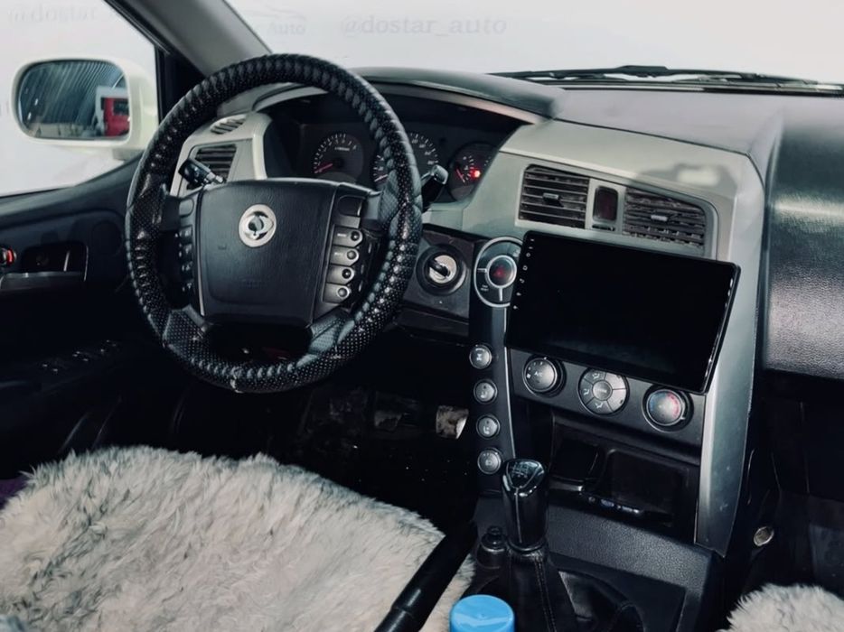 Продам саньонг кайрон корейский автомобиль