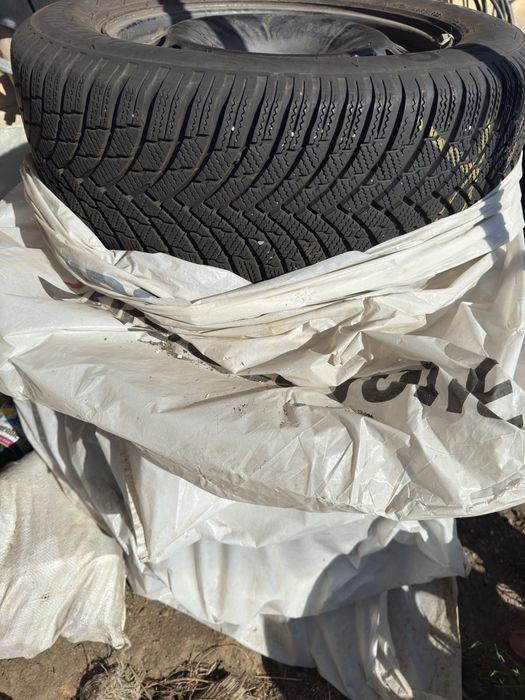Set 4 Roti Iarna 215/60 R16 - Firestone Winterhawk 4 - DOT 23 - Anvelope cu uzura minima, profil foarte adanc.