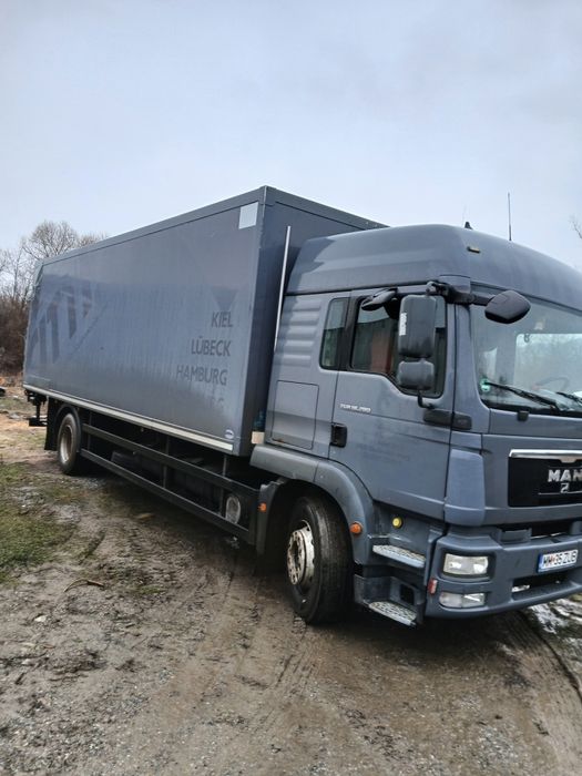 Vând camion frigorific